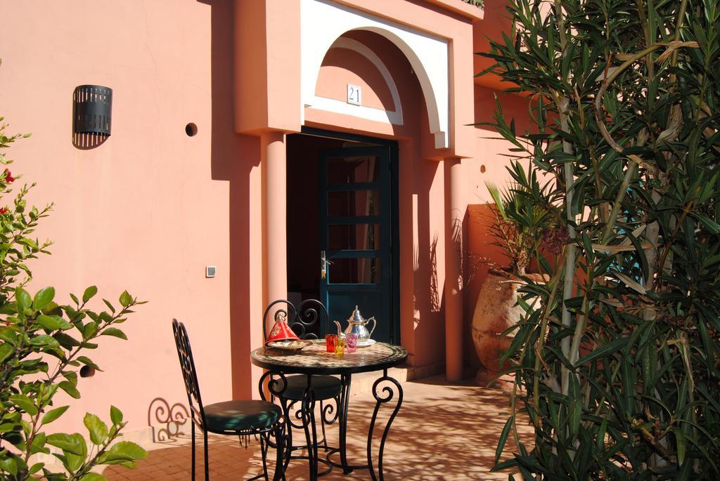 Bed and Breakfast Les Tourmalines Afeggou Exterior foto